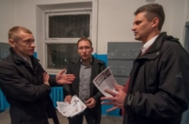 Координаторы «Народного референдума» агитируют депутатов