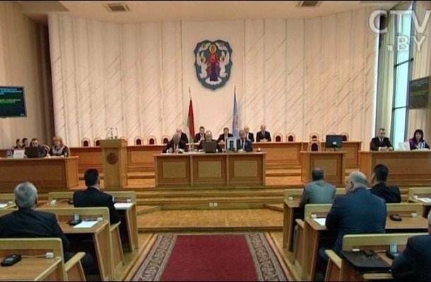 Как только появятся органы власти, зависящие от воли избирателей, а не чиновников, вся система рассыплется