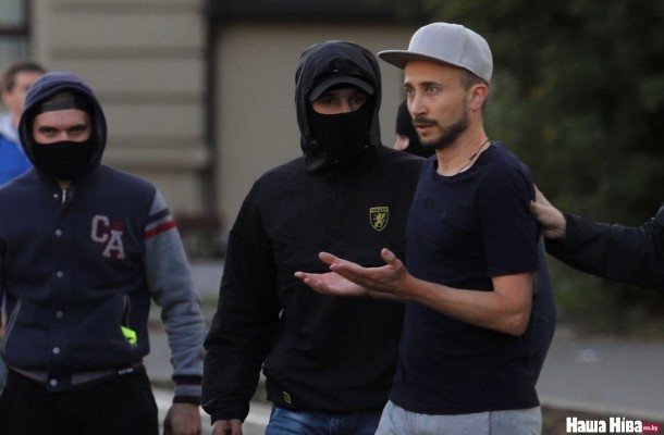 Белорусскоязычного хирурга задержали на пороге квартиры — и через два дня неожиданно отпустили без суда и протокола