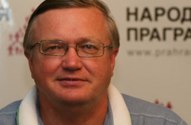 Актывіст спрабуе аднавіць права назіраць праз ЦВК