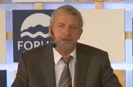 Александр Милинкевич выступил на Форуме 2000