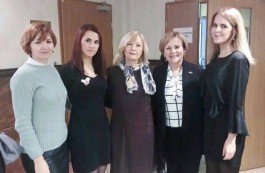 Если белорусская женщина пришла в политику, значит, ее все «достало»