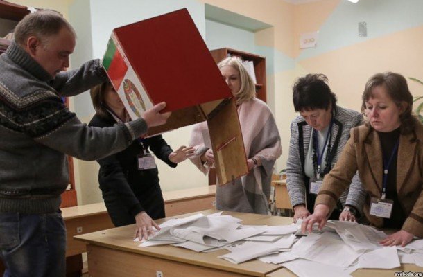 Прыпіскі, «каруселі» і іншыя фальсіфікацыі — сябры Руху «За Свабоду» пра мясцовыя выбары