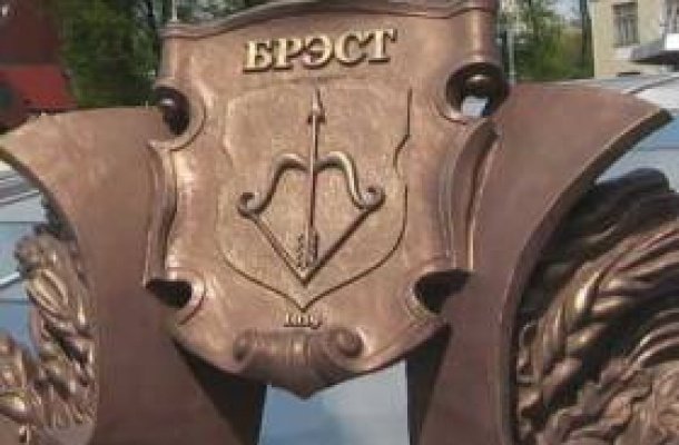 Жители Бреста и Белоозерска рассказали политикам о своих проблемах