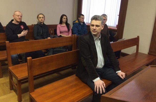 «Беспрецедентный случай». Суд оправдал лидера «За Свободу» за акцию — чтение стихов
