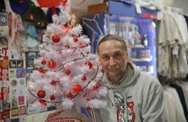 «Расстрелять нас предлагали только один раз». Владелец барановичского магазина национальной символики — о себе и своем бизнесе