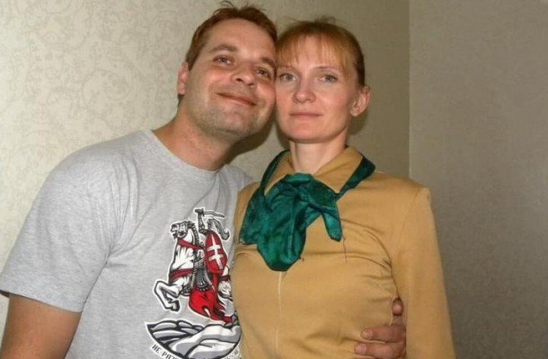 Инну Добротвор оштрафовали на 5800 рублей за вывешенные на окне портреты политиков и герб «Погоня»