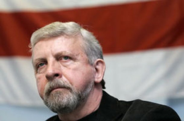 Хто знішчыў білборды?