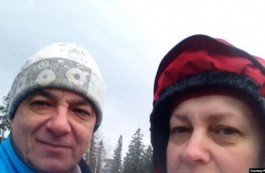 «32 года вместе, а разлучились не по своей вине». Семья активиста, депортированного за протесты, борется за его возвращение в Бе