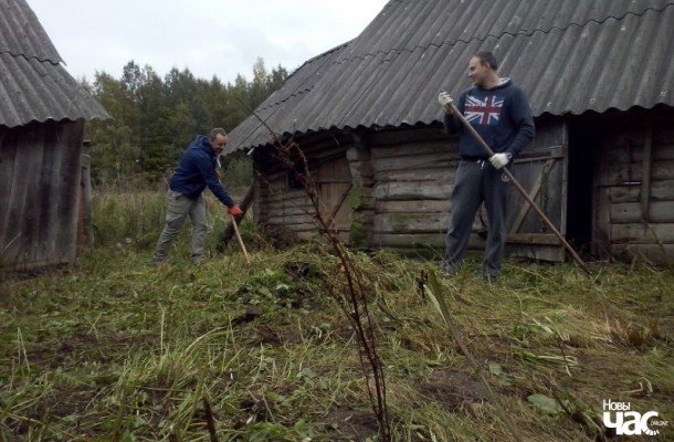 Валанцёры прыбіралі ў школе, дзе вучыўся Быкаў