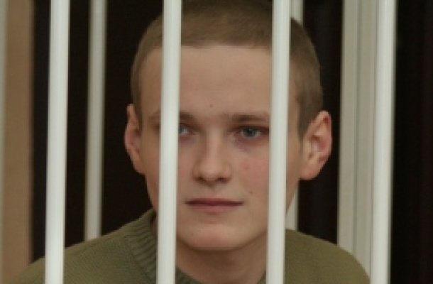 Начальник Новополоцкой колонии дает объяснения Милинкевичу