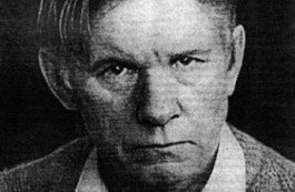 Лидеры «Народного референдума» возложили цветы на могилу Василя Быкова