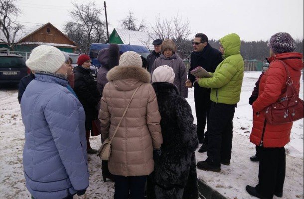 Жители борются за свой двор