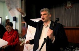 Полный зал, негодование, хохот. Как в Минске обсуждали уплотнения квартала 7 паркингами