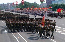 Движение «За Свободу » собирает подписи за отмену парада