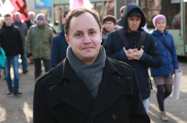 Слуцкий активист белорусизирует почтовые терминалы