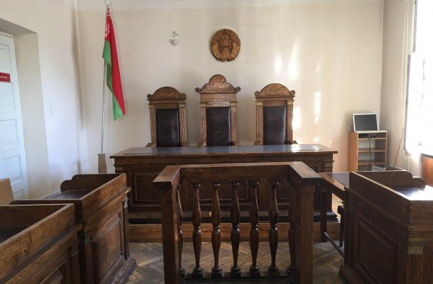 Вышел из суда и пошел делать блог. Сергею Пятрухину дали 17680 рублей штрафа за «оскорбление» милиционеров