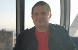 «Всегда разговаривает по-белорусски». В Новогрудке задержали мужчину с «арсеналом оружия», а это экспонаты его музея