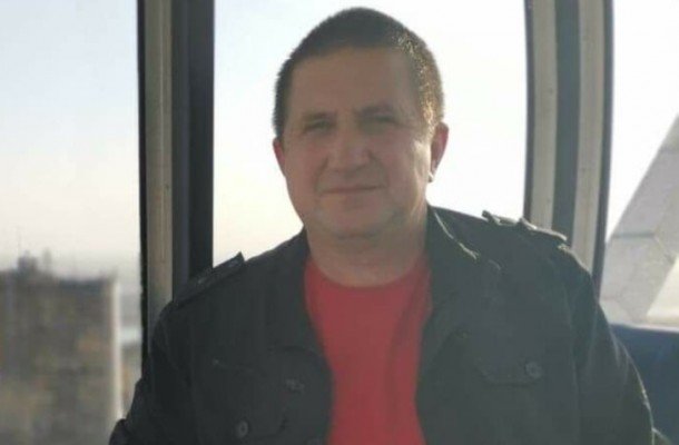 «Всегда разговаривает по-белорусски». В Новогрудке задержали мужчину с «арсеналом оружия», а это экспонаты его музея