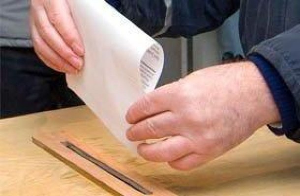 Инициаторы «Народного референдума» пошли, как и обещали, в народ