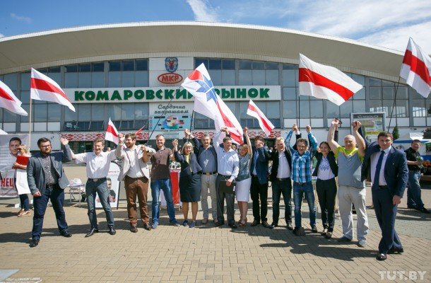 «К провластным не подходит никто». Оппозиция провела большой пикет на Комаровке