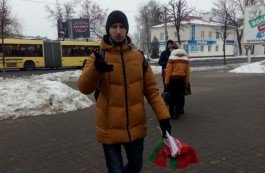Прадаўцы сцяжкоў напалі на абласнога каардынатара Руху «За Свабоду»