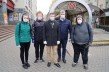 Члены Движения «За свободу» раздали минчанам маски и памятки о коронавирусе